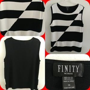 NWOT FINITY WOMAN SLEEVELESS SWEATER